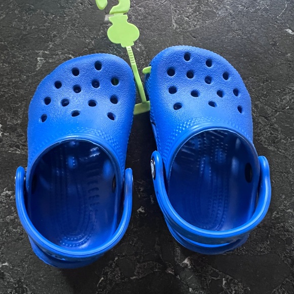 Kids Blue Crocs Clogs - Picture 1 of 2